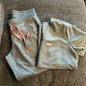 FIGS Zamora Jogger/One Pocket Top Set